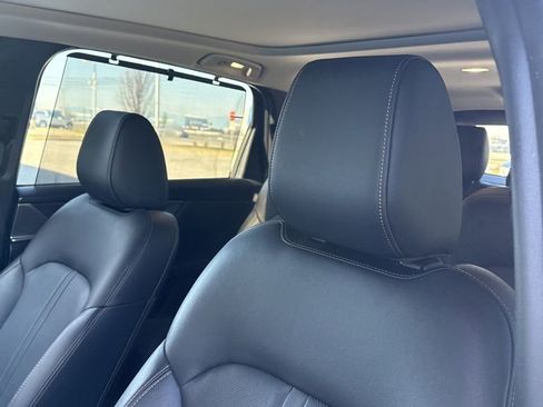 Used 2024 MAZDA CX-90 Plug-In Hybrid w/ Premium Pkg image 9