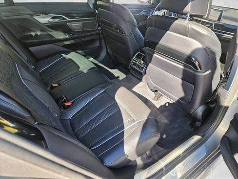 Used 2020 BMW M760i xDrive w/ Luxury Rear Seating Package image 20