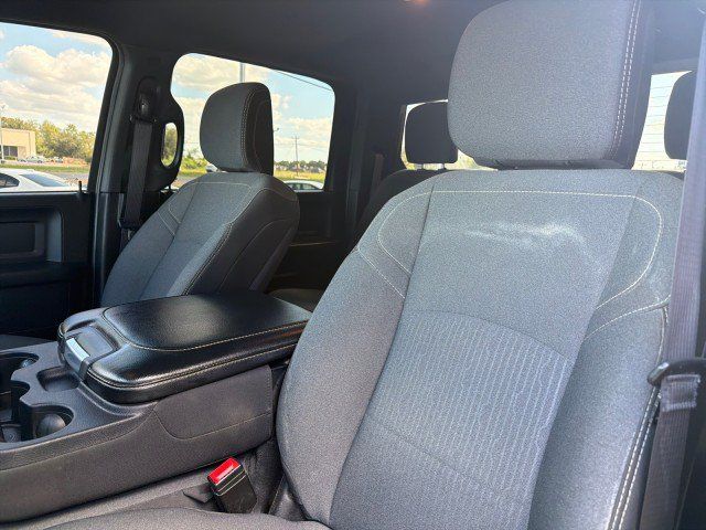 Used 2024 RAM 3500 Tradesman w/ Chrome Appearance Group AWD/4WD image 17