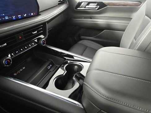 Used 2025 Chevrolet Tahoe LT w/ Comfort Package image 34