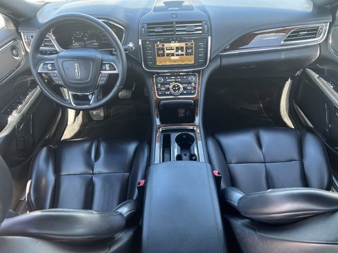Used 2018 Lincoln Continental Premiere image 18
