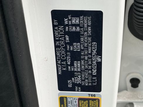 Used 2025 Kia Soul LX w/ LX Technology Package image 27