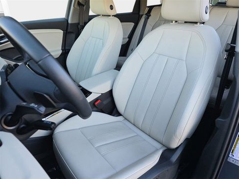 Certified 2025 Audi Q6 e-tron Premium w/ Convenience Package image 15