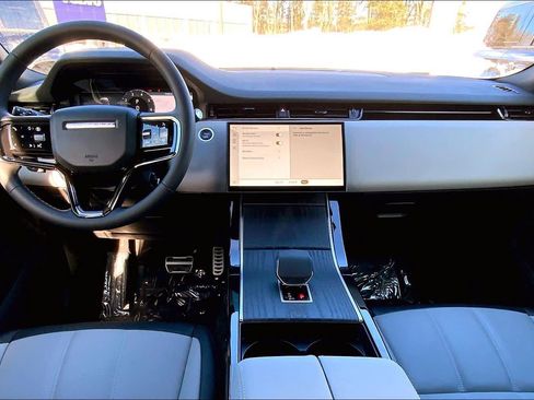 Used 2026 Land Rover Range Rover Evoque Dynamic SE AWD/4WD image 29