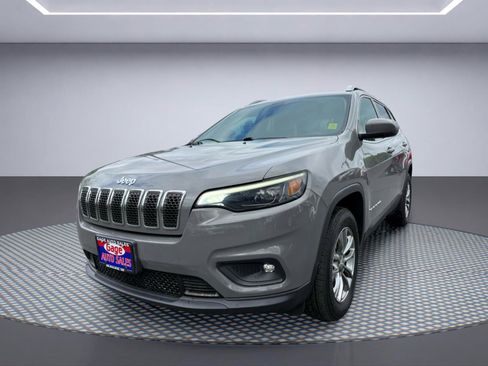 Used 2019 Jeep Cherokee Latitude Plus w/ Cold Weather Group image 9