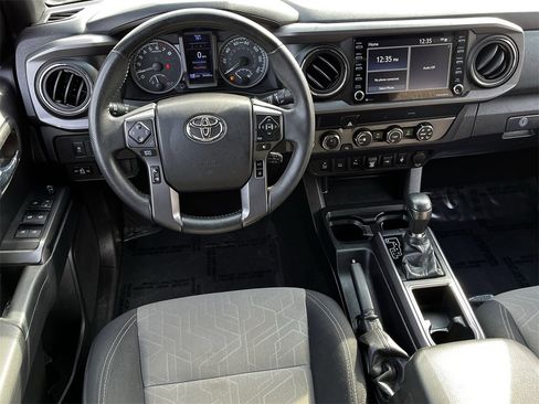 Used 2020 Toyota Tacoma TRD Sport image 10