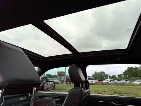 Used 2021 RAM 1500 Laramie AWD/4WD image 16