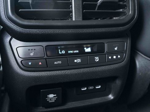 Used 2024 Honda Pilot Elite image 42