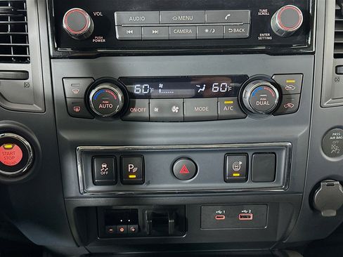 Used 2024 Nissan Titan SV w/ SV Convenience Package image 23