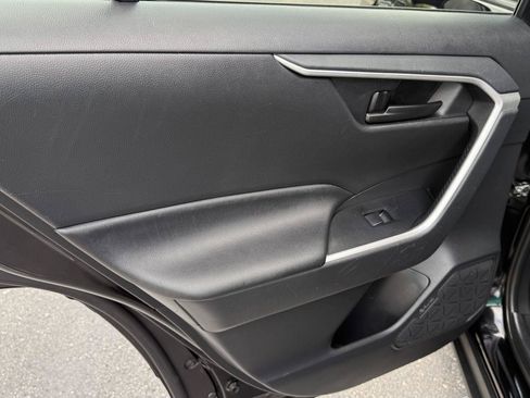 Used 2019 Toyota RAV4 LE w/ All Weather Liner Package AWD/4WD image 22