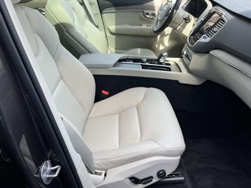 Used 2024 Volvo XC90 B6 Plus w/ Protection Package image 24