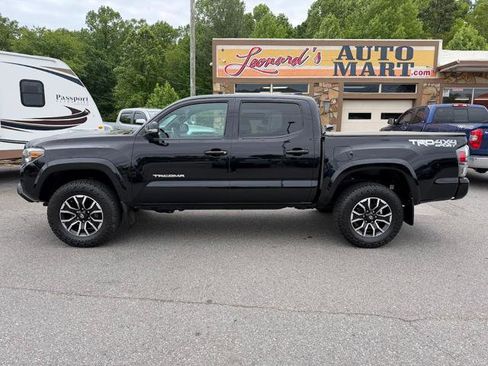 Used 2021 Toyota Tacoma TRD Sport AWD/4WD image 2