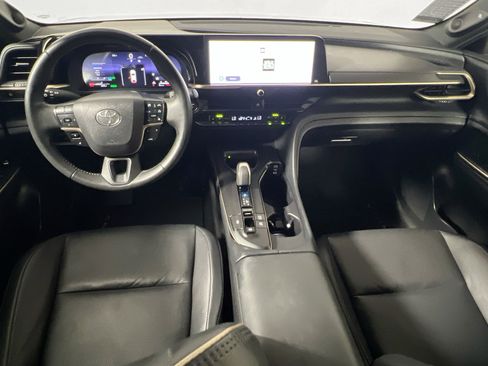 Used 2023 Toyota Crown AWD/4WD image 30
