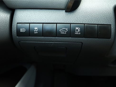 Used 2021 Toyota Camry LE w/ Carpet Mat Package (TMS) FWD image 28