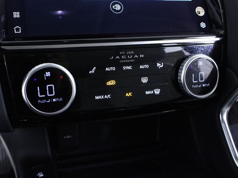 Used 2022 Jaguar E-PACE image 28