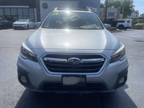 Used 2019 Subaru Outback 2.5i Limited AWD/4WD image 2