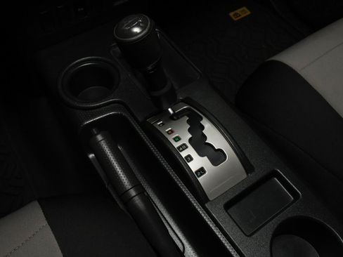 Used 2008 Toyota FJ Cruiser 4WD image 28