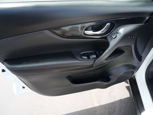 Used 2019 Nissan Rogue SL AWD/4WD image 15