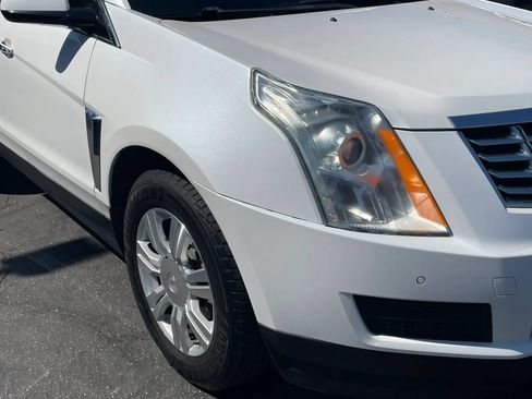Used 2016 Cadillac SRX Luxury w/ Driver Awareness Package FWD image 9
