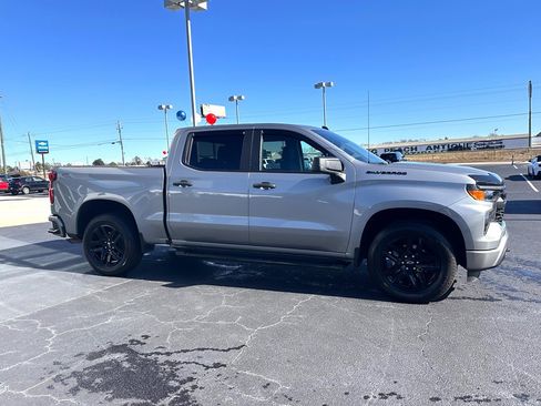 Used 2024 Chevrolet Silverado 1500 Custom w/ Dark Appearance Package image 4