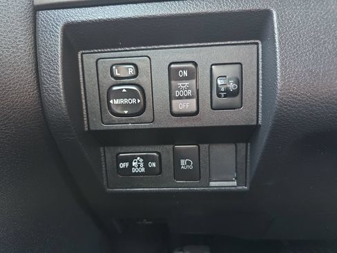 Used 2020 Toyota Tundra SR5 w/ SX Package AWD/4WD image 42