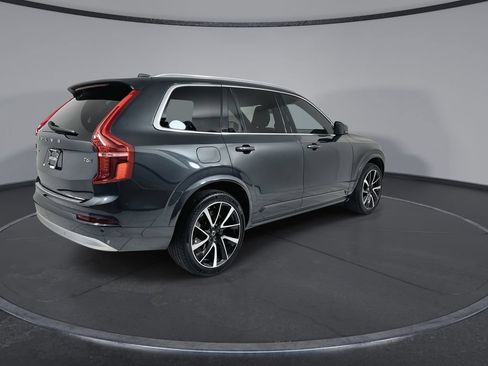 Used 2022 Volvo XC90 T6 Momentum w/ Protection Package Premier AWD/4WD image 8