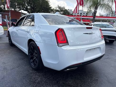 Used 2019 Chrysler 300 Touring w/ Sport Appearance Package RWD image 9