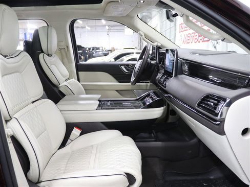 Used 2019 Lincoln Navigator L Black Label image 18