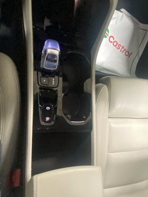 Certified 2026 Volvo XC40 B5 Plus AWD/4WD image 24