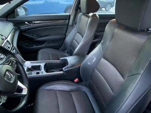 Used 2018 Honda Accord Sport image 13