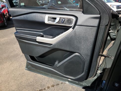 Used 2022 Ford Explorer XLT w/ Equipment Group 202A image 14