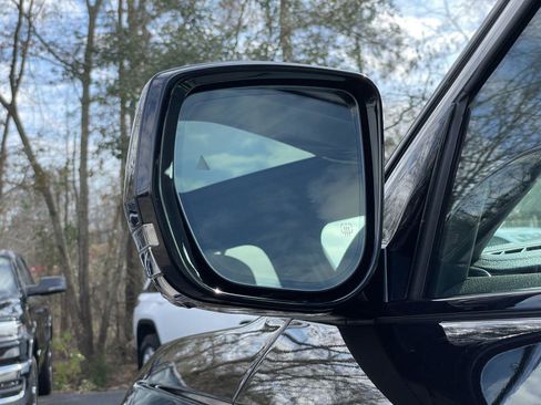 Certified 2024 Jeep Grand Cherokee Limited w/ Luxury Tech Group II image 39