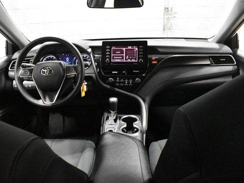 Used 2021 Toyota Camry LE AWD/4WD image 5