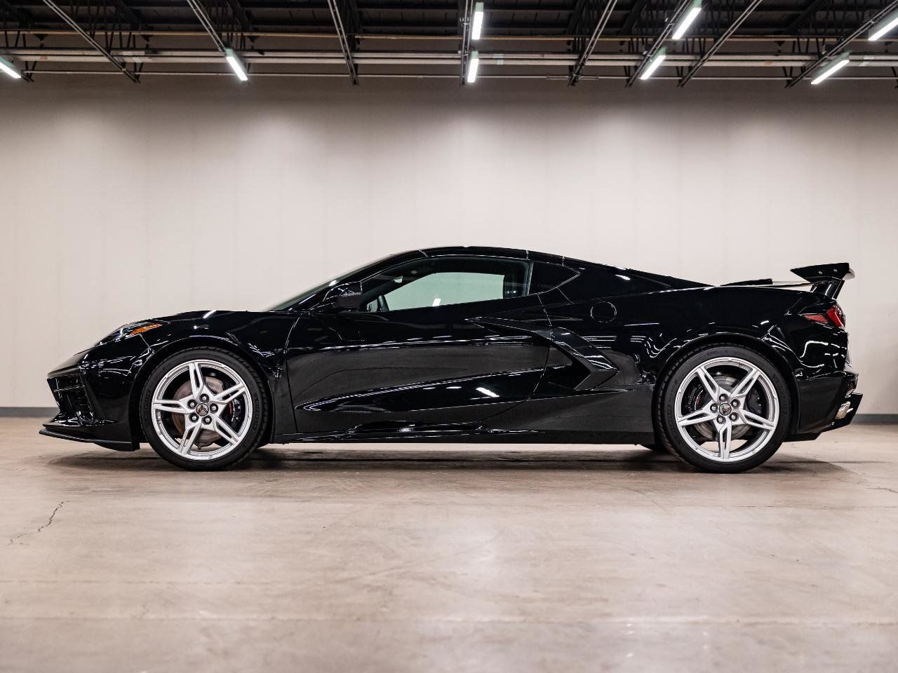 Used 2023 Chevrolet Corvette Stingray Coupe w/ Z51 Performance Package RWD image 3
