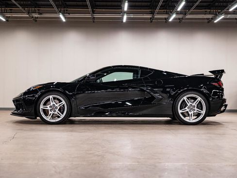 Used 2023 Chevrolet Corvette Stingray Coupe w/ Z51 Performance Package RWD image 3