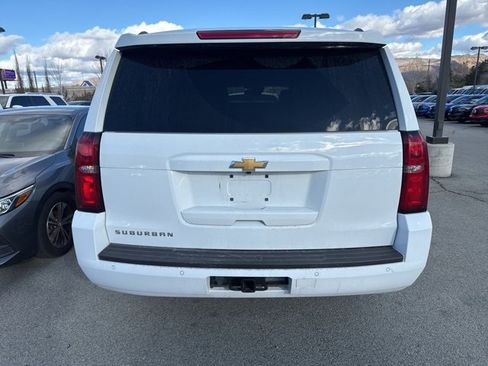 Used 2019 Chevrolet Suburban LT image 5
