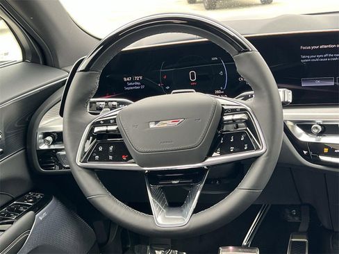 New 2026 Cadillac Lyriq V image 12