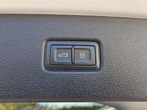 Certified 2022 Audi Q7 2.0T Premium image 24