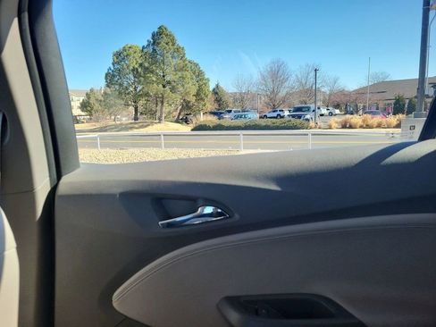 Used 2018 Chevrolet Cruze Premier image 13