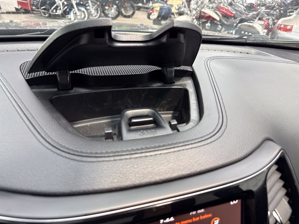 Used 2019 Jeep Cherokee Limited AWD/4WD image 22