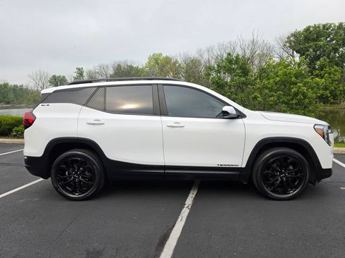 Used 2022 GMC Terrain SLE w/ Driver Convenience Package AWD/4WD image 5