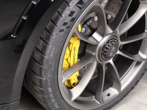 Certified 2018 Porsche 911 GT2 RS RWD image 23