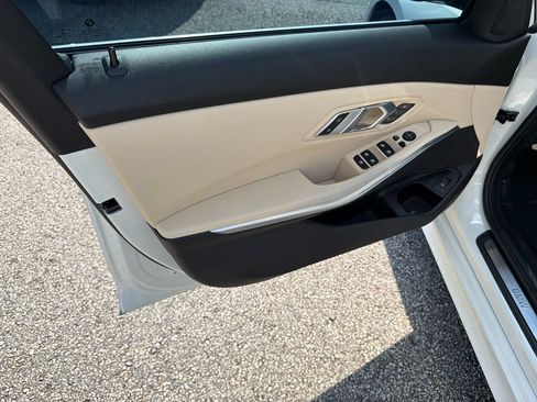 Used 2022 BMW 330i Sedan w/ Driving Assistance Package RWD image 10