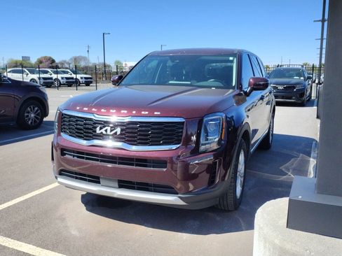Used 2022 Kia Telluride LX image 3