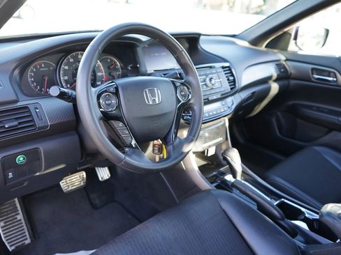 Used 2016 Honda Accord Sport image 7