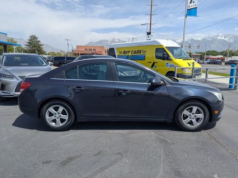 Used 2014 Chevrolet Cruze LT FWD image 2