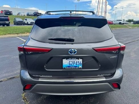 Used 2023 Toyota Highlander Platinum AWD/4WD image 4