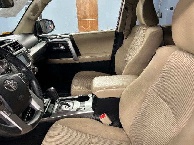 Used 2016 Toyota 4Runner SR5 AWD/4WD image 9