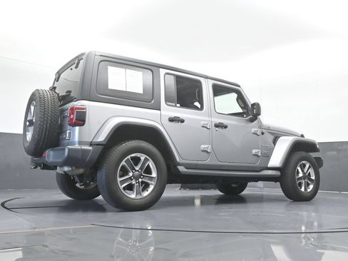 Used 2019 Jeep Wrangler Unlimited Sahara AWD/4WD image 62