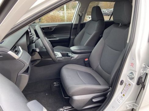 Used 2024 Toyota RAV4 LE image 17